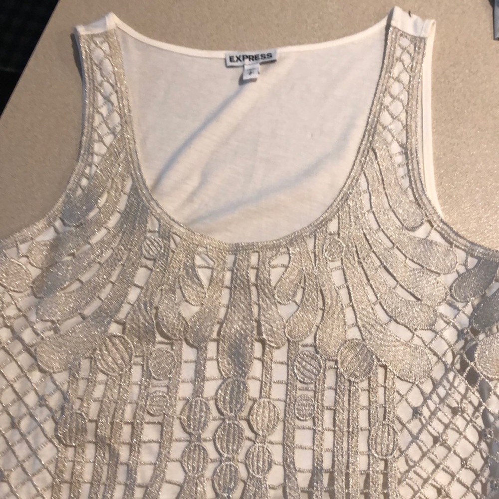 Cream/gold Top